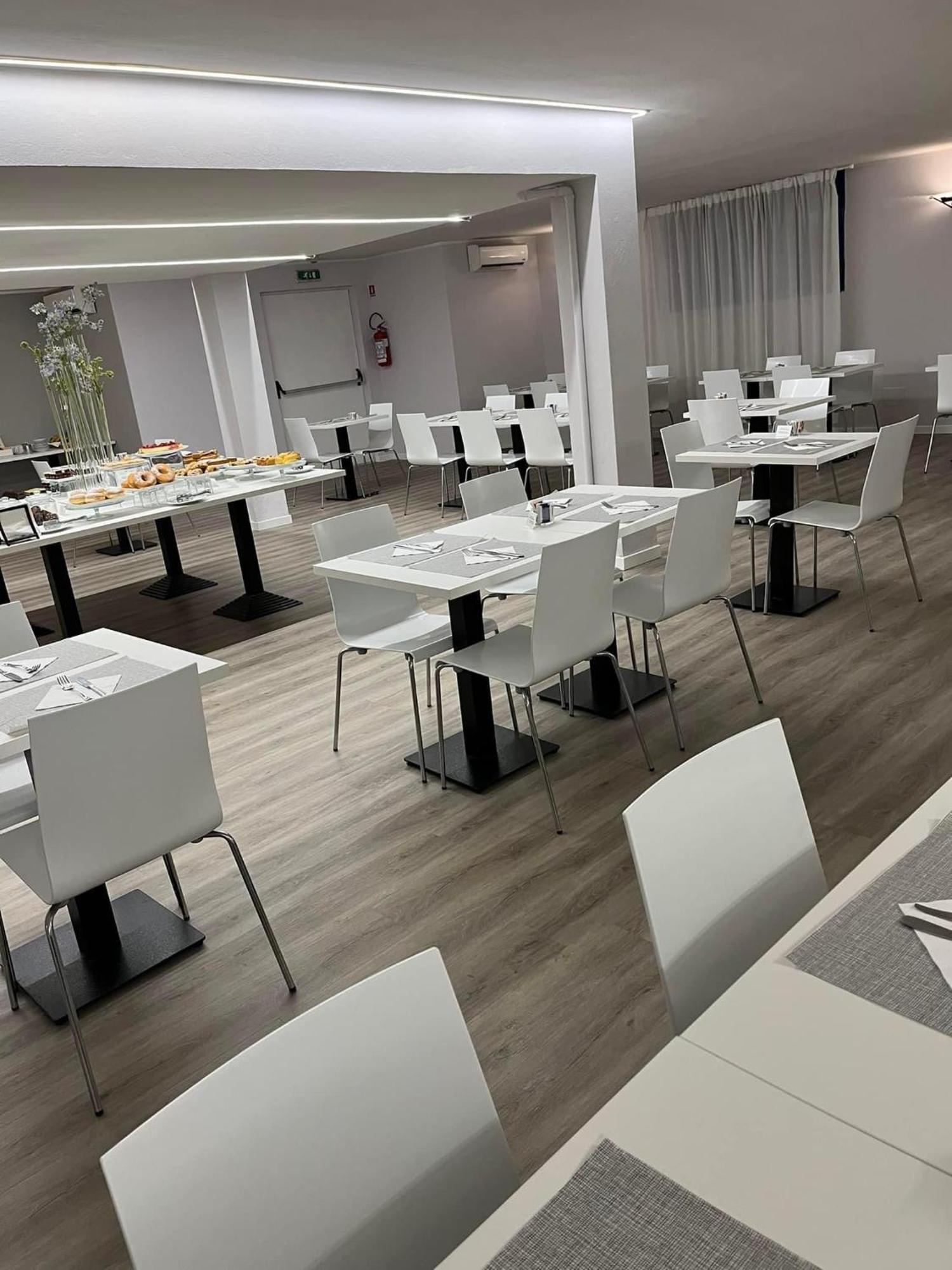 Park Hotel Residence Crema Esterno foto