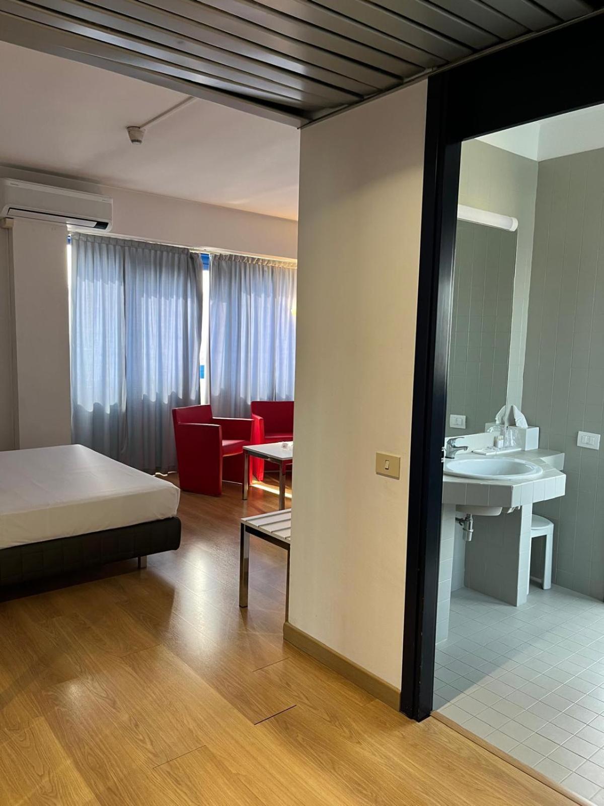 Park Hotel Residence Crema Esterno foto