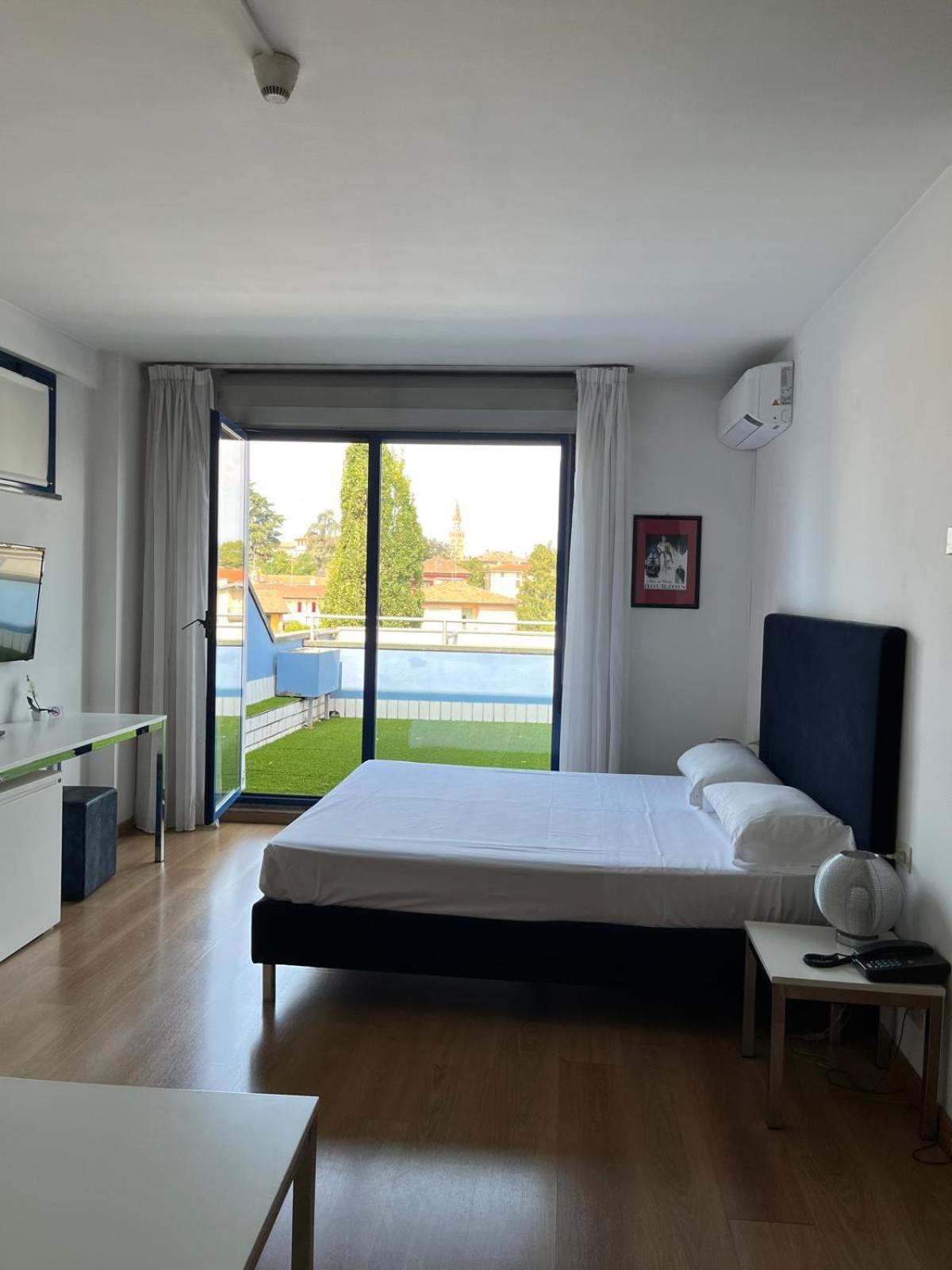 Park Hotel Residence Crema Esterno foto