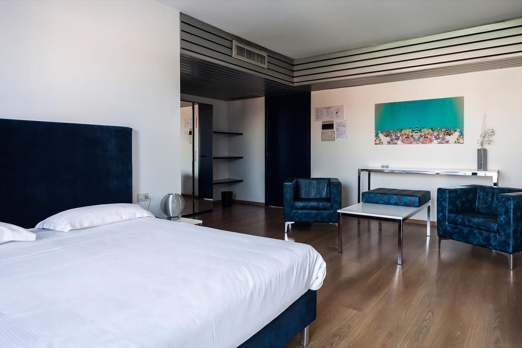 Park Hotel Residence Crema Esterno foto